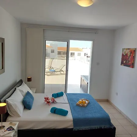Tide Terrace 2 Bdr In Kapparis, Protaras 파라림니