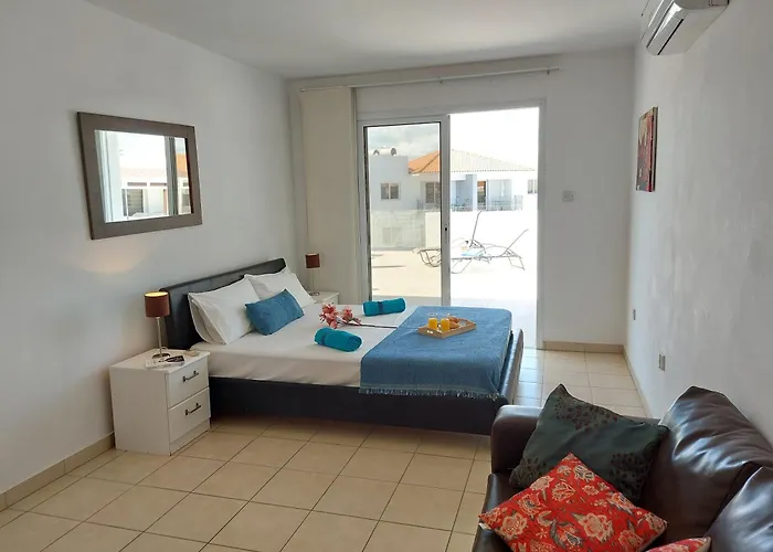 Tide Terrace 2 Bdr In Kapparis, Protaras アパート *
