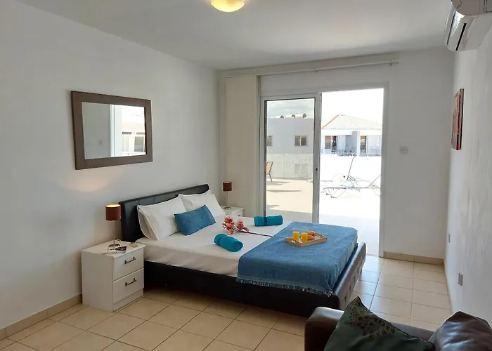 Tide Terrace 2 Bdr In Kapparis, Protaras アパート *